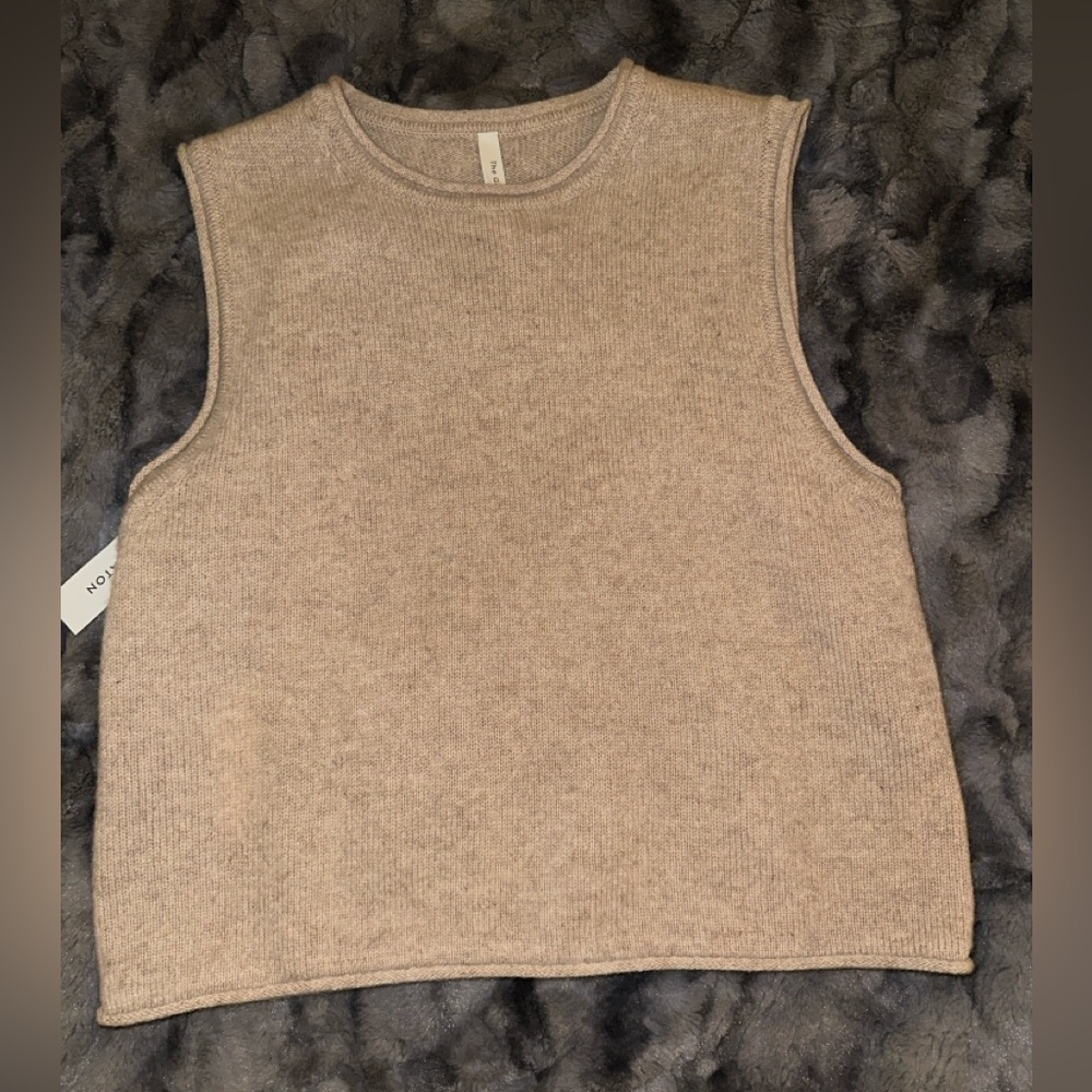 Aritzia tan sleeveless cashmere sweater